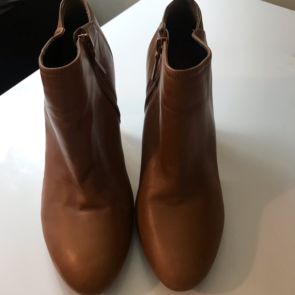 Banana Republic bootie